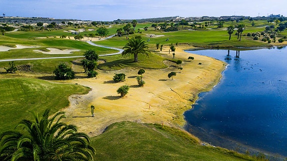 Lekker villa med 3 soverom, 81 m² takterrasse og privat basseng i Vistabella Golf