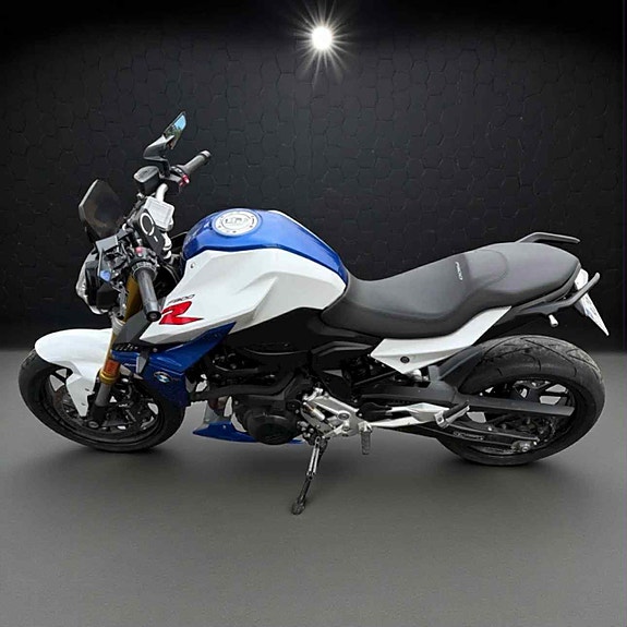 BMW F 900 R 4 of 5