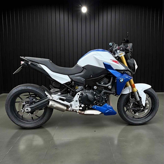 BMW F 900 R 3 of 5