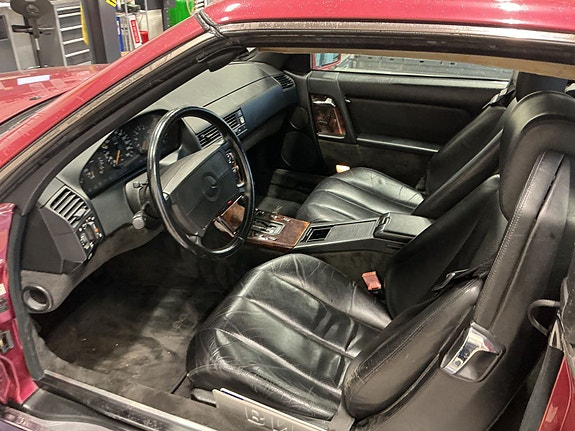 Mercedes-Benz SL300 14 of 30