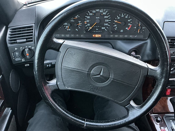 Mercedes-Benz SL300 12 of 30