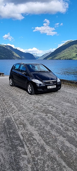 Mercedes-Benz A150 2 of 12