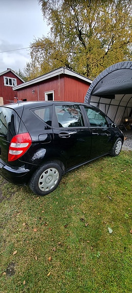 Mercedes-Benz A150 3 of 12