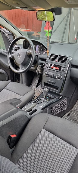 Mercedes-Benz A150 7 of 12