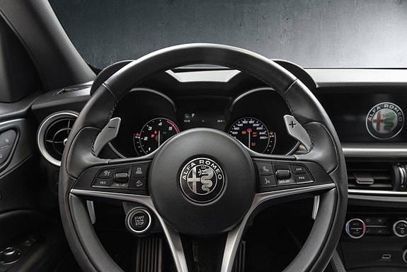 Alfa Romeo Stelvio 19 of 28