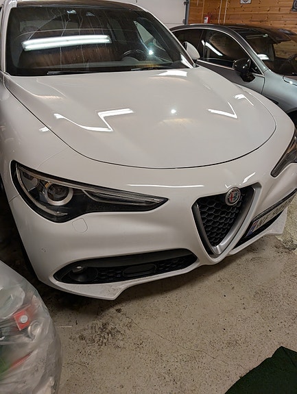 Alfa Romeo Stelvio 26 of 28