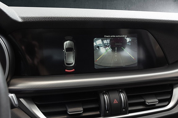 Alfa Romeo Stelvio 24 of 28