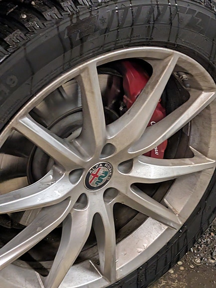 Alfa Romeo Stelvio 28 of 28
