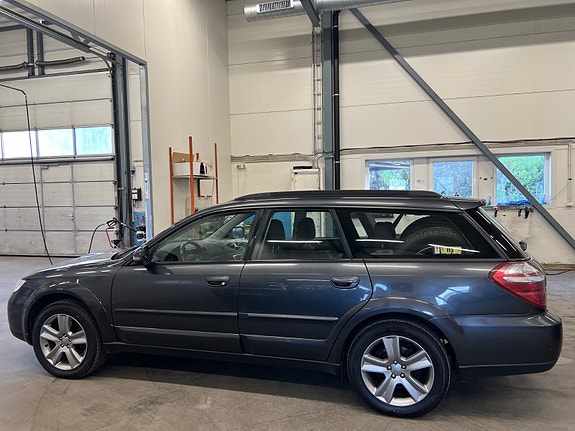 Subaru Outback 6 of 30