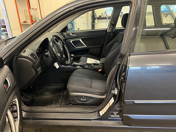 Subaru Outback 19 of 30
