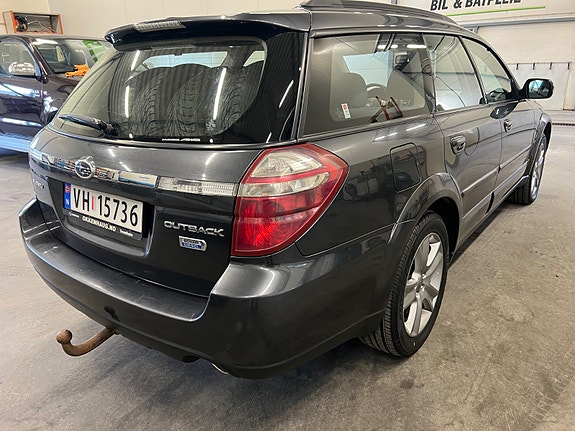 Subaru Outback 3 of 5