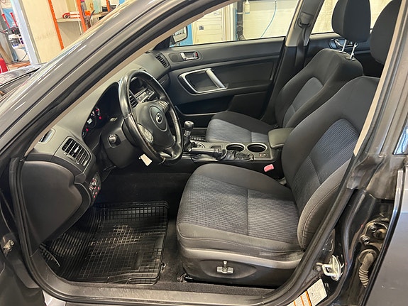 Subaru Outback 21 of 30