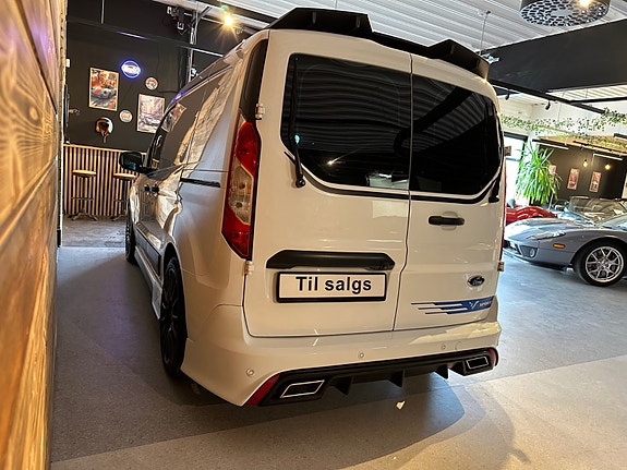 Ford Transit Connect 16 of 30