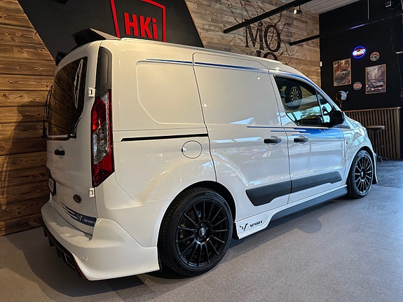 Ford Transit Connect 9 of 30