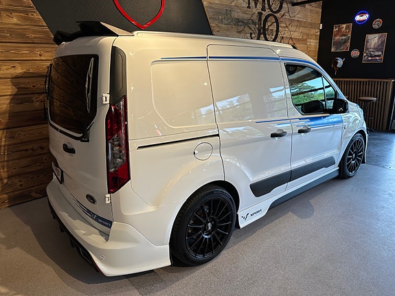 Ford Transit Connect 10 of 30