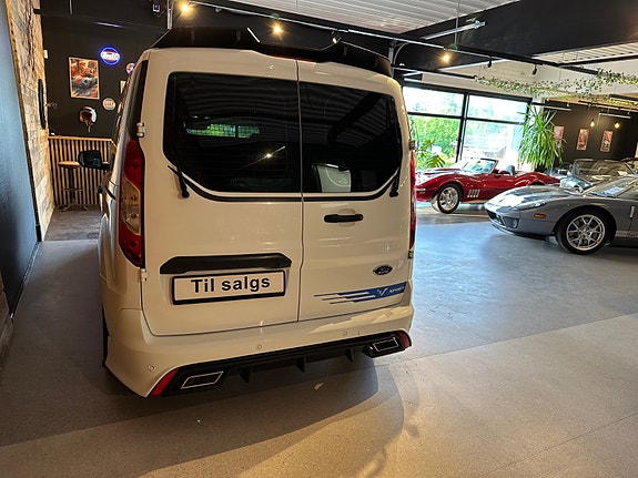Ford Transit Connect 15 of 30