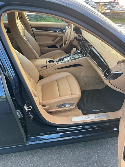 Porsche Panamera 13 of 20
