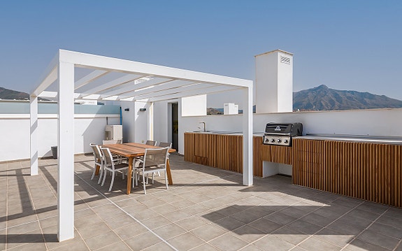 Eksklusiv penthouse med 150 m² takterrasse og 4 soverom | Jacuzzi og panoramautsikt