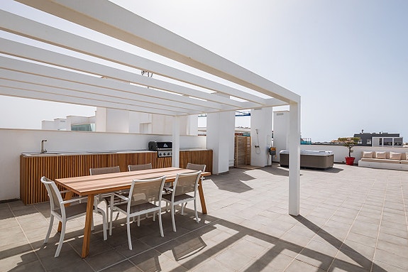 Eksklusiv penthouse med 150 m² takterrasse og 4 soverom | Jacuzzi og panoramautsikt