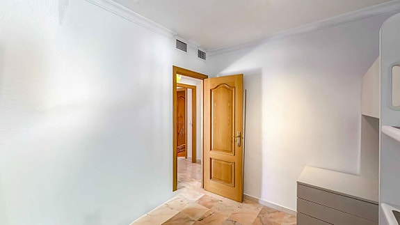 Penthouse med 80 m² terrasse og nydelig sjøutsikt | 3 soverom og 2 bad | 2 parkeringsplasser