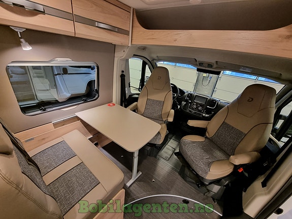 Dethleffs Globetrail 600 DS / Videopresentasjon / 8-trinns automatgir / Dusjkabinettløsning / Markise / Lettmetallfelger / Nye Fiat / Delskinn-interiør / Isofix / Kompressorkjøleskap +++ 13 of 30