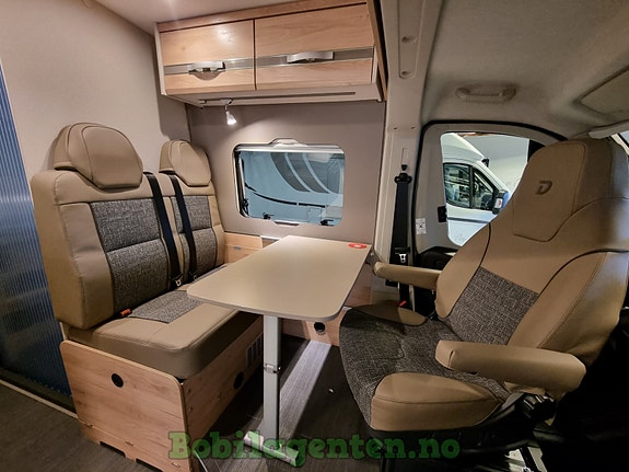 Dethleffs Globetrail 600 DS / Videopresentasjon / 8-trinns automatgir / Dusjkabinettløsning / Markise / Lettmetallfelger / Nye Fiat / Delskinn-interiør / Isofix / Kompressorkjøleskap +++ 14 of 30