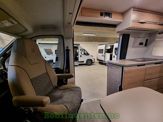 Dethleffs Globetrail 600 DS / Videopresentasjon / 8-trinns automatgir / Dusjkabinettløsning / Markise / Lettmetallfelger / Nye Fiat / Delskinn-interiør / Isofix / Kompressorkjøleskap +++ 19 of 30
