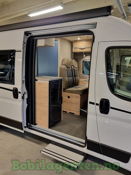 Dethleffs Globetrail 600 DS / Videopresentasjon / 8-trinns automatgir / Dusjkabinettløsning / Markise / Lettmetallfelger / Nye Fiat / Delskinn-interiør / Isofix / Kompressorkjøleskap +++ 10 of 30