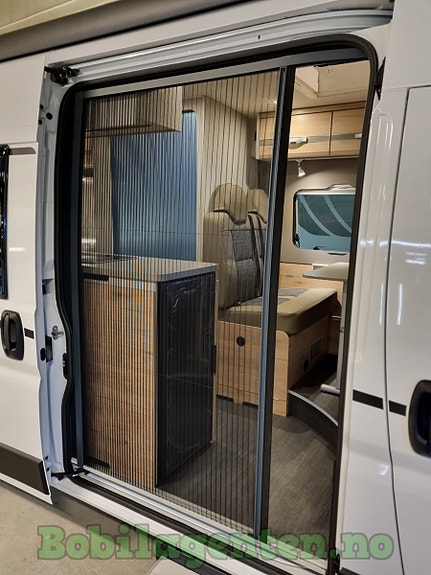Dethleffs Globetrail 600 DS / Videopresentasjon / 8-trinns automatgir / Dusjkabinettløsning / Markise / Lettmetallfelger / Nye Fiat / Delskinn-interiør / Isofix / Kompressorkjøleskap +++ 11 of 30