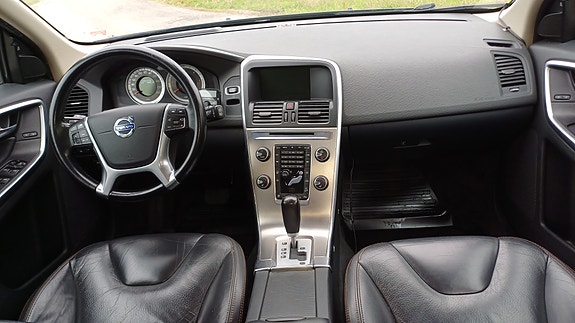 Volvo XC60 11 of 26