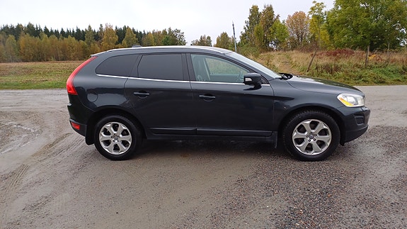 Volvo XC60 4 of 26