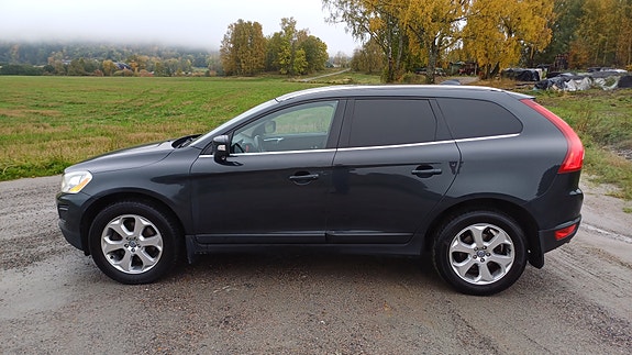 Volvo XC60 8 of 26