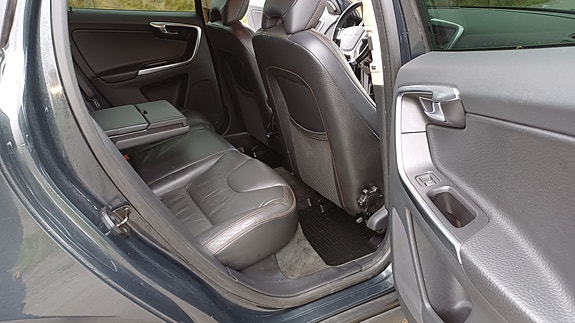 Volvo XC60 12 of 26