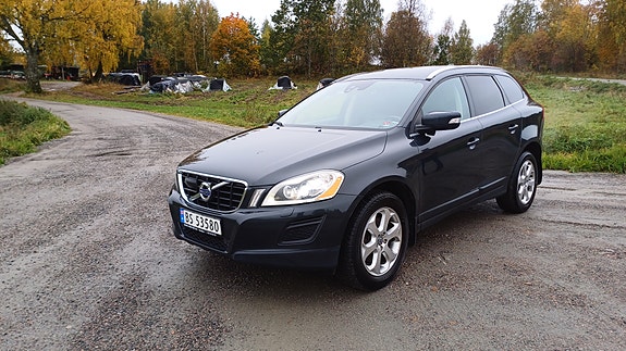 Volvo XC60 2 of 26