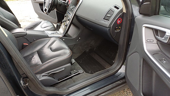 Volvo XC60 10 of 26