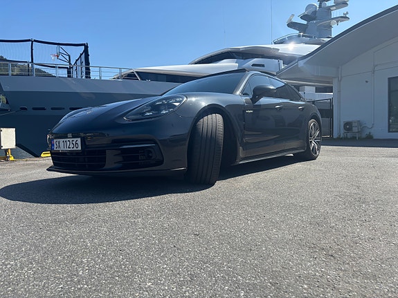Porsche Panamera 2 of 8