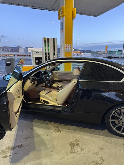 BMW 335i 7 of 15