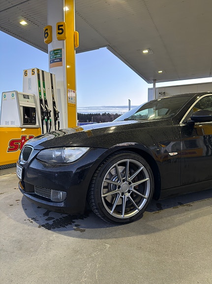 BMW 335i 3 of 15