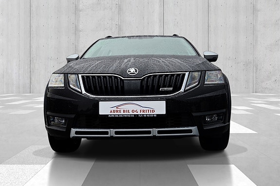 Skoda Octavia Scout 2 of 5