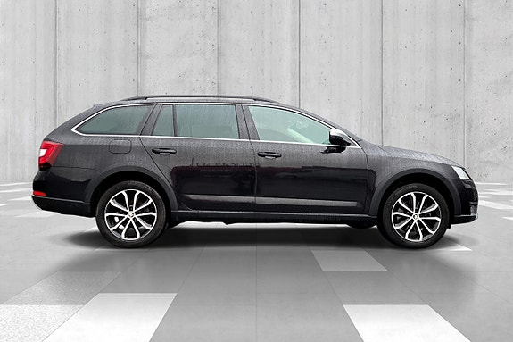 Skoda Octavia Scout 4 of 5