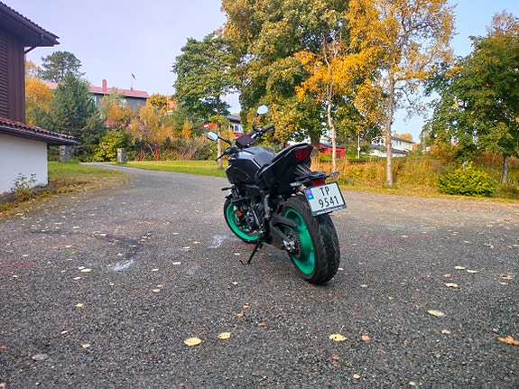 Yamaha MT-07 4 of 5