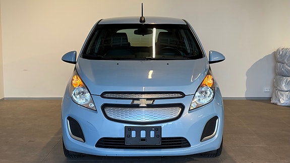 Chevrolet Spark 2 of 5