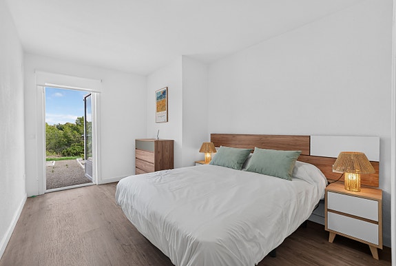 Totalrenovert og fullt møblert bungalow med flotte uteplasser - Fullt møblert og med hvitevarer inkludert