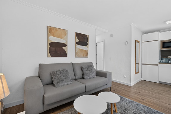 Totalrenovert og fullt møblert bungalow med flotte uteplasser - Fullt møblert og med hvitevarer inkludert