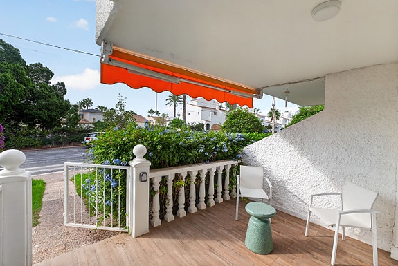 Totalrenovert og fullt møblert bungalow med flotte uteplasser - Fullt møblert og med hvitevarer inkludert