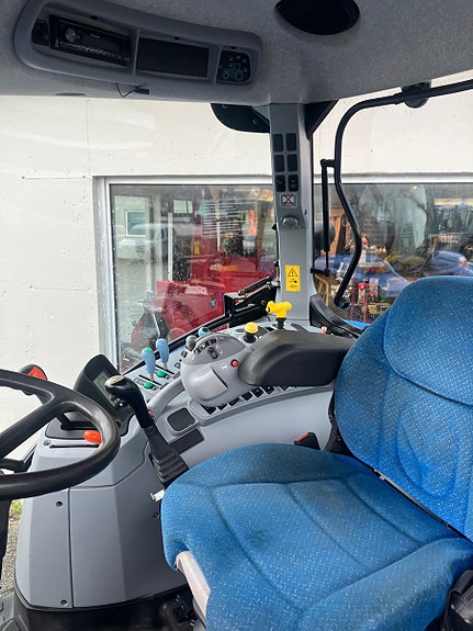 New Holland T6040 2011, kr 480 000,-