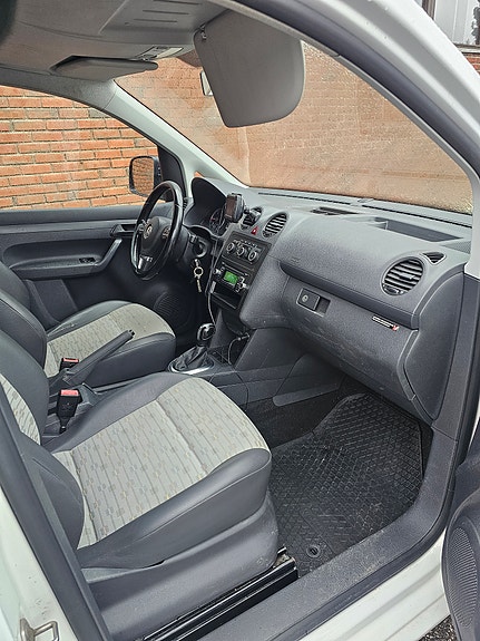 Volkswagen Caddy Maxi 14 of 30