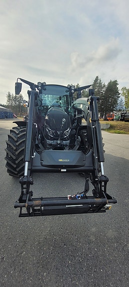 Valtra G135 Versu 2025, kr 1 400 000,-