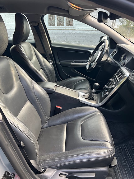 Volvo V60 9 of 13