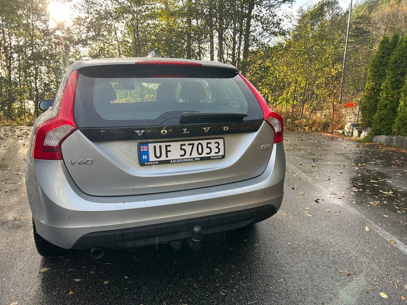 Volvo V60 4 of 13